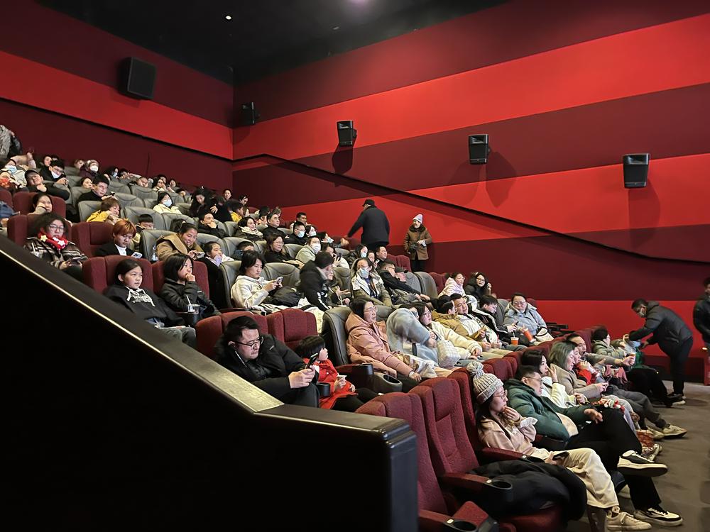 春节档电影票房突破22亿，观影热潮持续-第1张图片-欧意下载