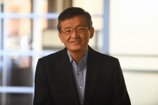 英特尔新CEO上任，聚焦业务转型